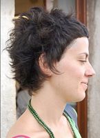 cieniowane fryzury krótkie - uczesanie damskie z włosów krótkich cieniowanych zdjęcie numer 107B